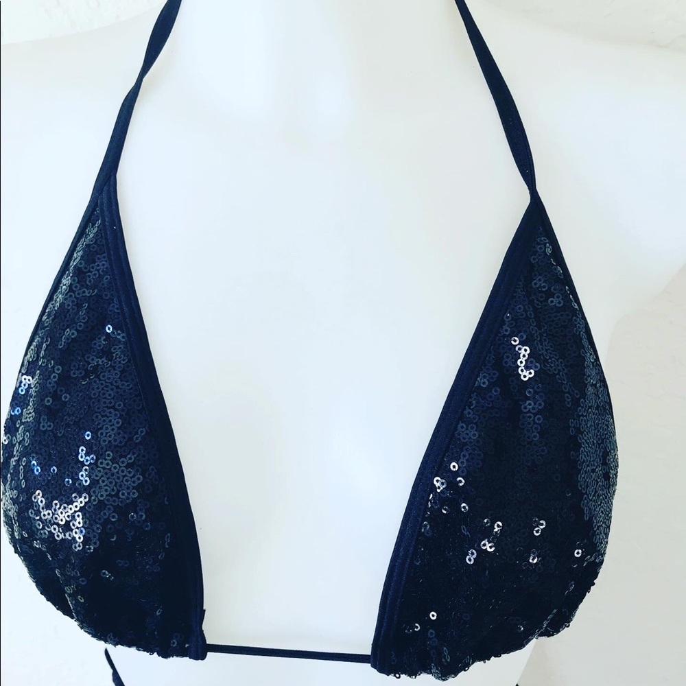 Bikini - Picture 2 of 6